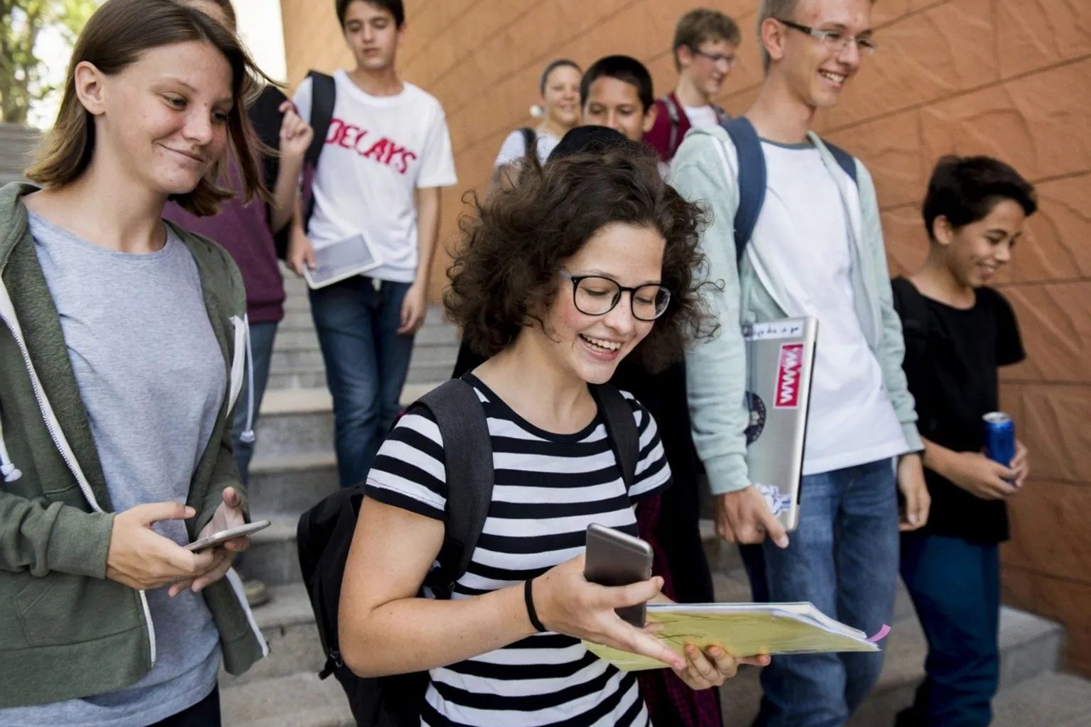 Dry texting : faut-il s'inquiéter des réponses courtes des adolescents ?