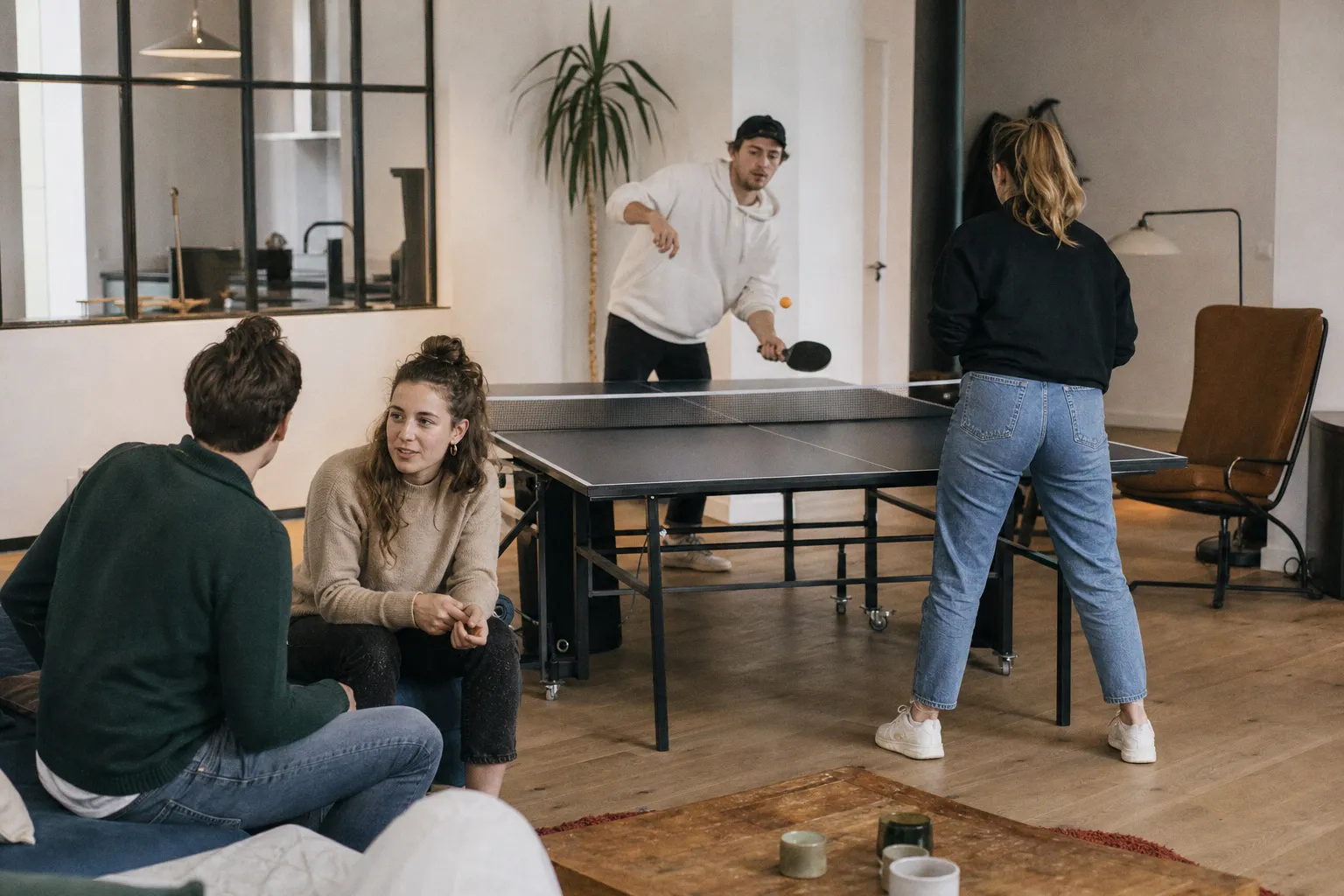 Rencontres amoureuses : pourquoi les jeunes délaissent les applications pour les loisirs